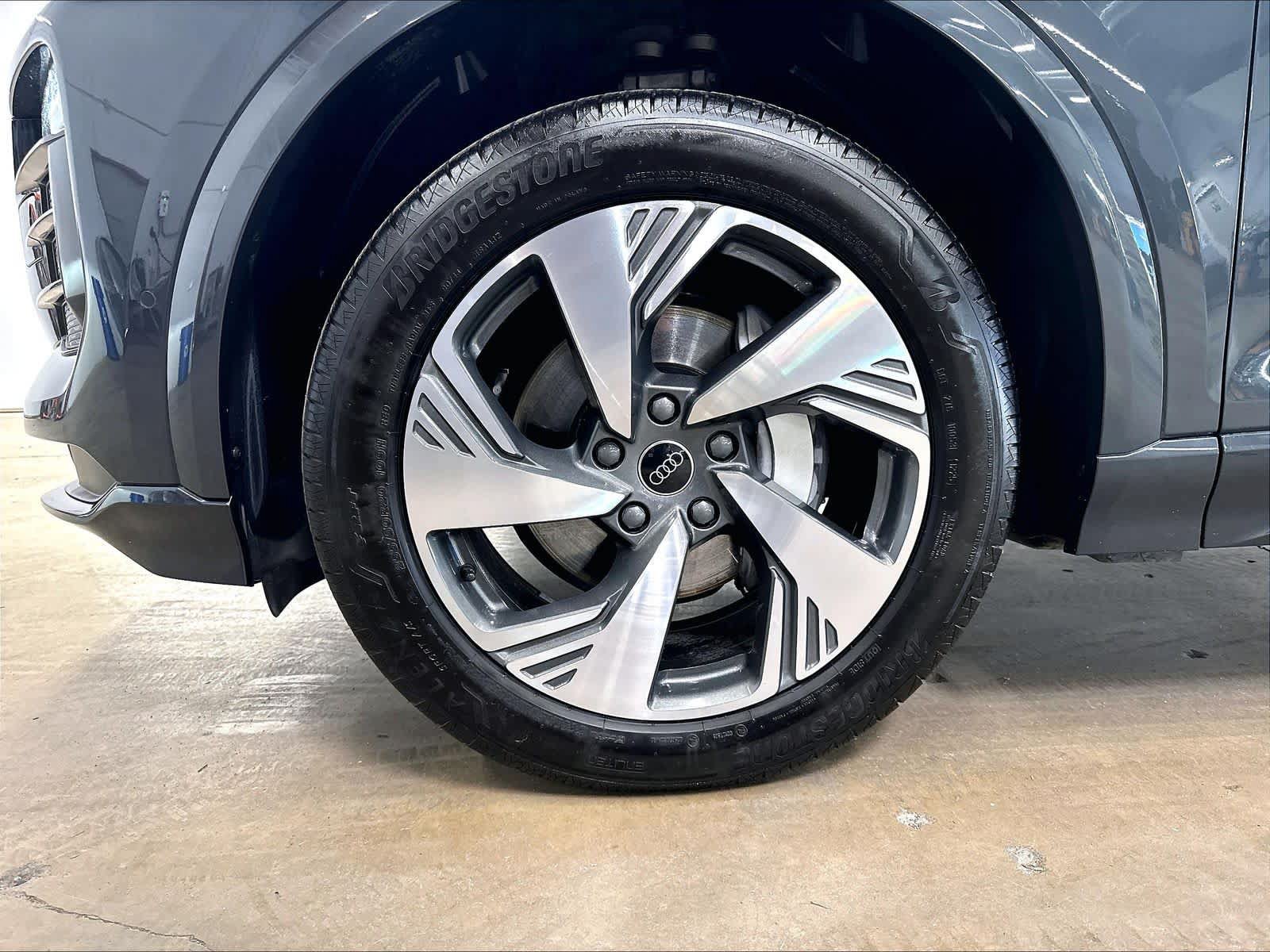 Used 2025 Audi Q6 e-tron Premium Plus w/ Premium Plus AWD/4WD image 11