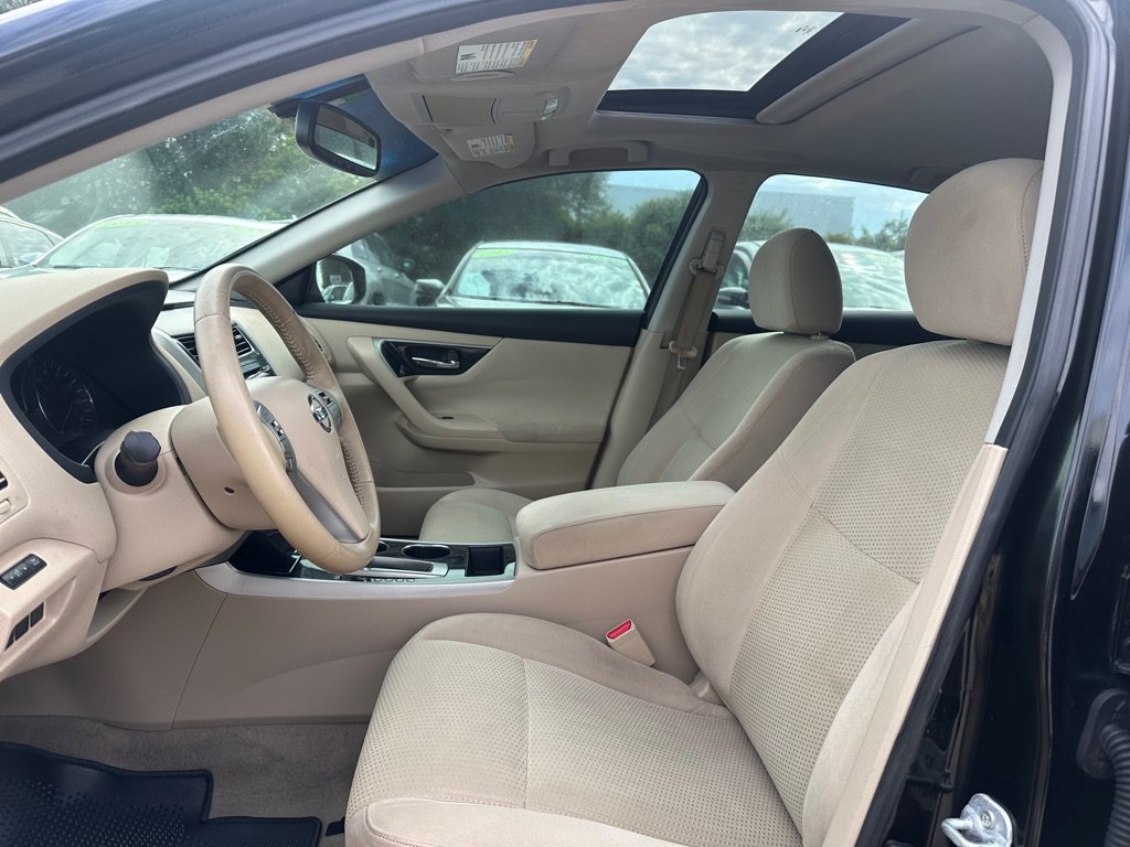 Used 2014 Nissan Altima 2.5 SV w/ Convenience Package FWD image 10