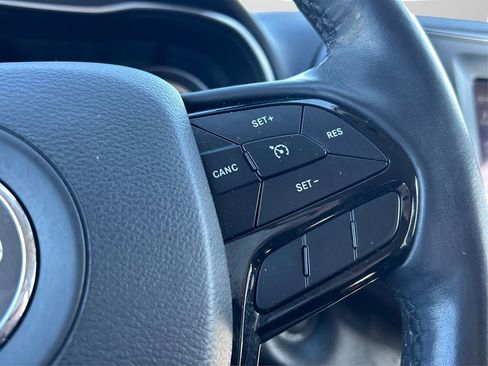 Used 2019 Jeep Cherokee Latitude Plus image 29