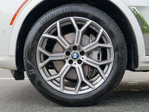 Used 2023 BMW X7 xDrive40i w/ Premium Package AWD/4WD image 15