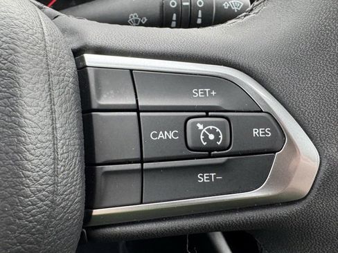 Used 2024 Jeep Compass Latitude image 22