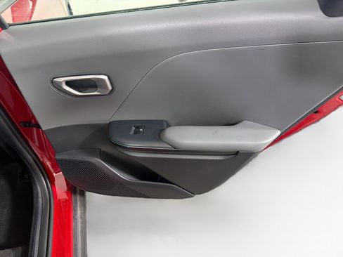 Used 2025 Kia K4 FWD image 28