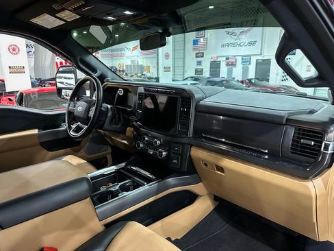 Used 2024 Ford F250 Lariat w/ Lariat Ultimate Package AWD/4WD image 10