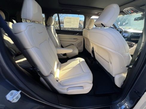 New 2025 Jeep Grand Cherokee L Limited image 29