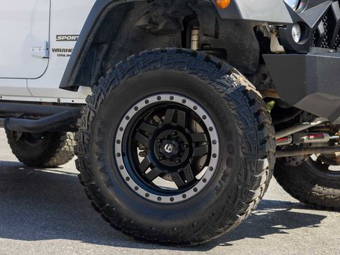 Used 2015 Jeep Wrangler Unlimited Sport w/ Connectivity Group image 10