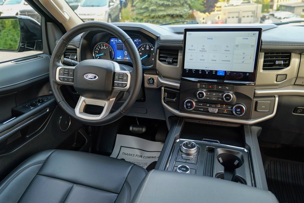 Used 2023 Ford Expedition XLT AWD/4WD image 40