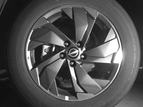 Used 2025 Nissan Rogue SV FWD image 12