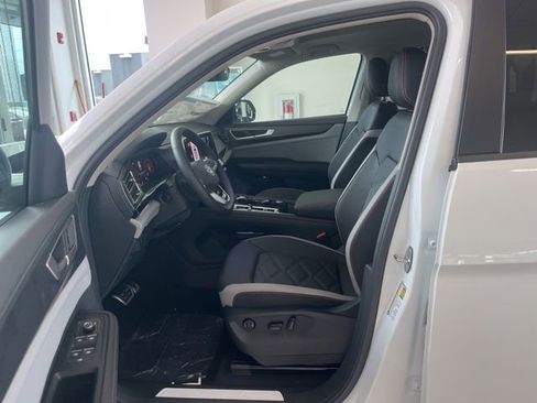 New 2026 Volkswagen Atlas Peak Edition image 19