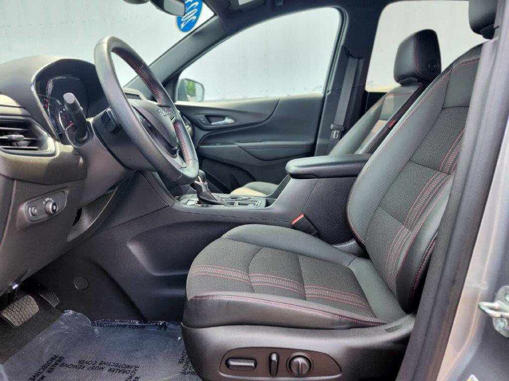 Used 2023 Chevrolet Equinox RS w/ LPO, Floor Liner Package AWD/4WD image 16
