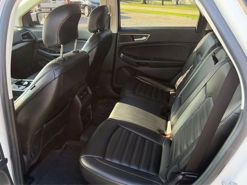 Used 2019 Ford Edge SEL w/ Equipment Group 201A image 10