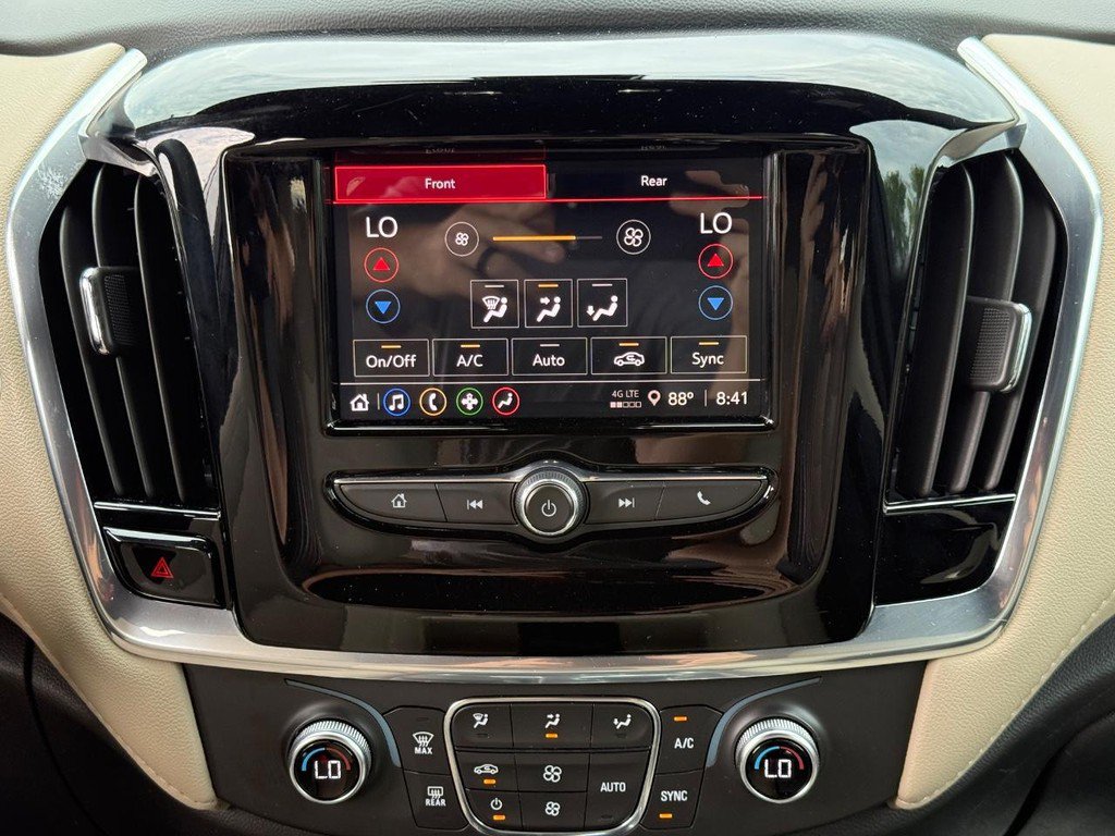 Used 2023 Chevrolet Traverse LS FWD image 18