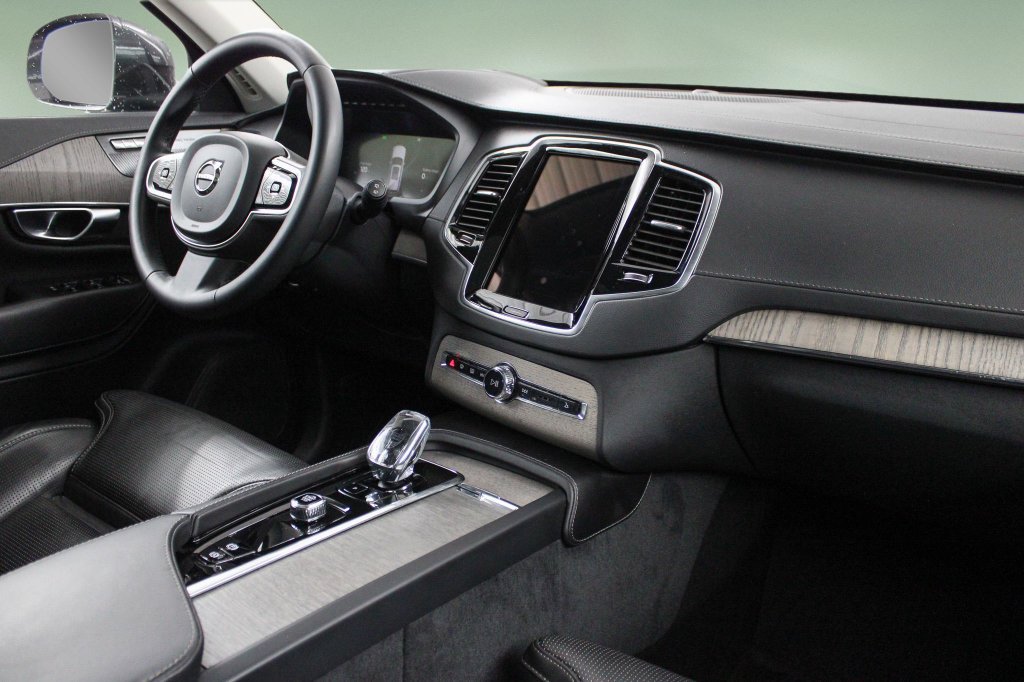 Used 2023 Volvo XC90 T8 Ultimate w/ Protection Package Premier AWD/4WD image 21