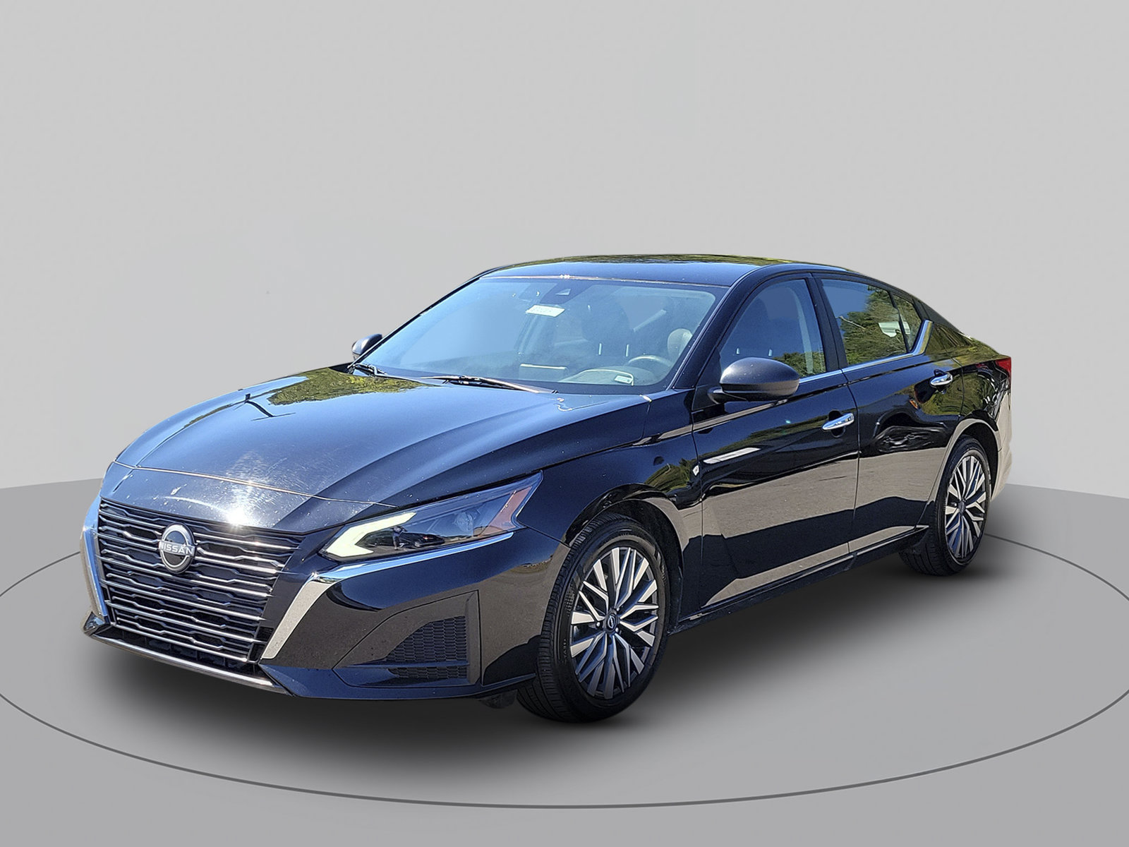 Used 2025 Nissan Altima 2.5 SV FWD image 7