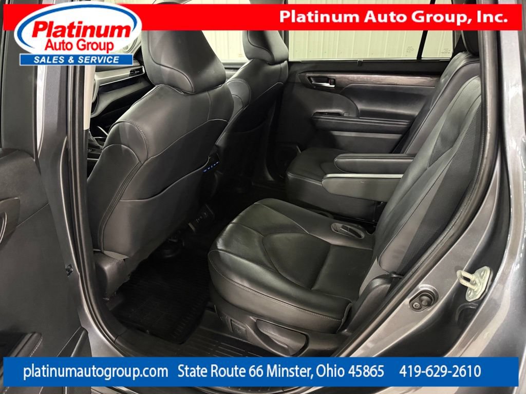 Used 2020 Toyota Highlander Limited FWD image 28