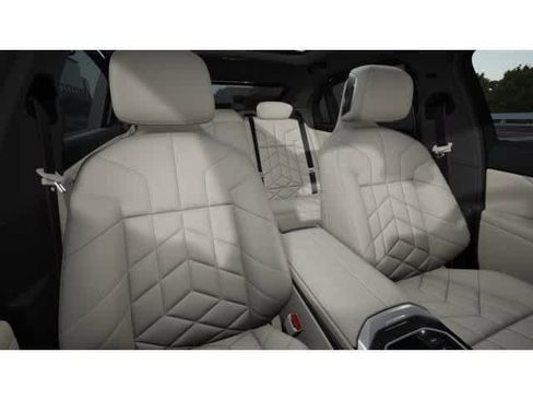 New 2026 BMW 740i xDrive AWD/4WD image 11