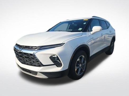 Used 2024 Chevrolet Blazer LT w/ Convenience Package FWD image 4