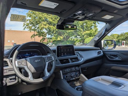 Used 2024 Chevrolet Tahoe Z71 w/ Z71 Off-Road Package AWD/4WD image 9