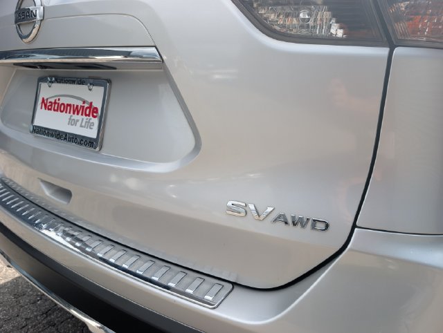 Used 2018 Nissan Rogue SV AWD/4WD image 10