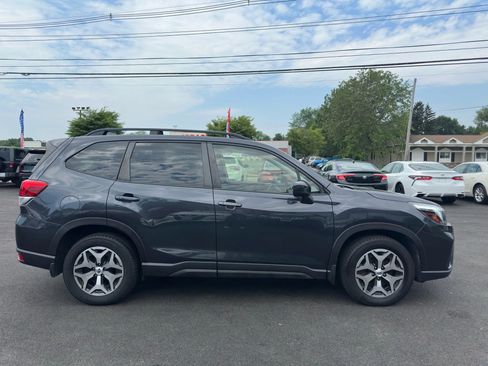 Used 2019 Subaru Forester Premium image 9