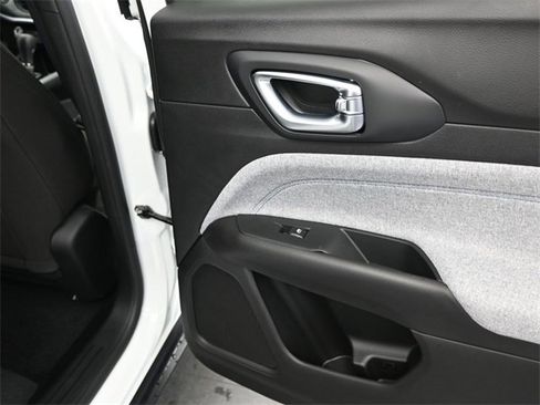 Used 2025 Jeep Compass Sport image 14