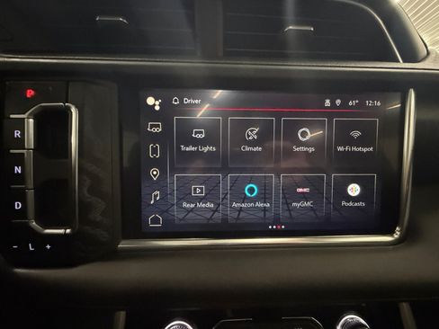 Used 2024 GMC Yukon XL Denali AWD/4WD image 22