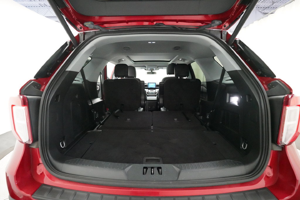 Certified 2023 Ford Explorer XLT w/ Equipment Group 202A AWD/4WD image 10