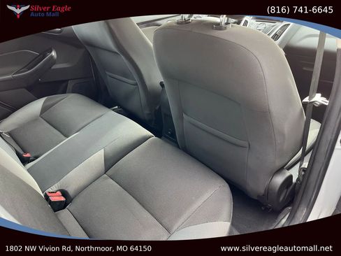 Used 2014 Ford Focus SE image 10
