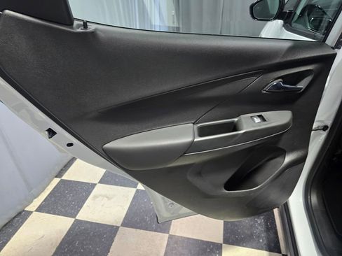 Used 2023 Chevrolet Bolt LT w/ Infotainment Package FWD image 14