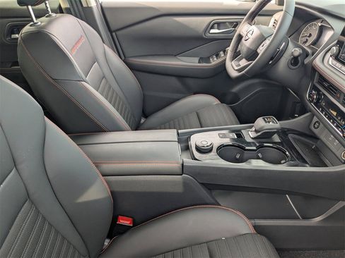 New 2026 Nissan Rogue SV image 30