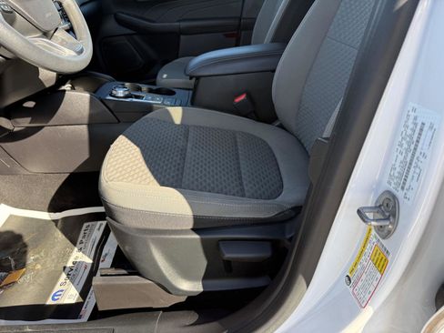 Used 2022 Ford Escape SE image 14