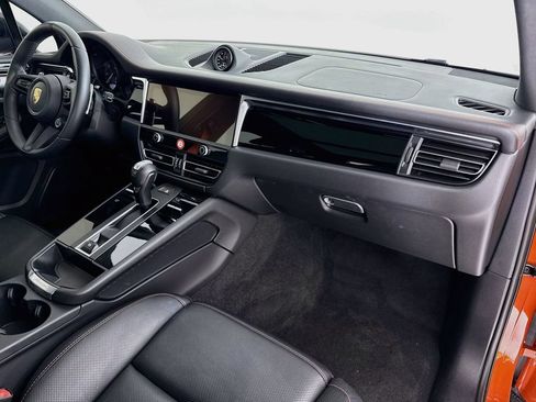 Certified 2023 Porsche Macan Turbo AWD/4WD image 30