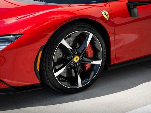 Used 2022 Ferrari SF90 Stradale AWD/4WD image 9