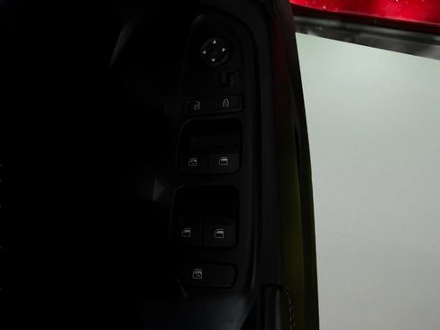 Used 2024 Hyundai Venue Limited FWD image 16