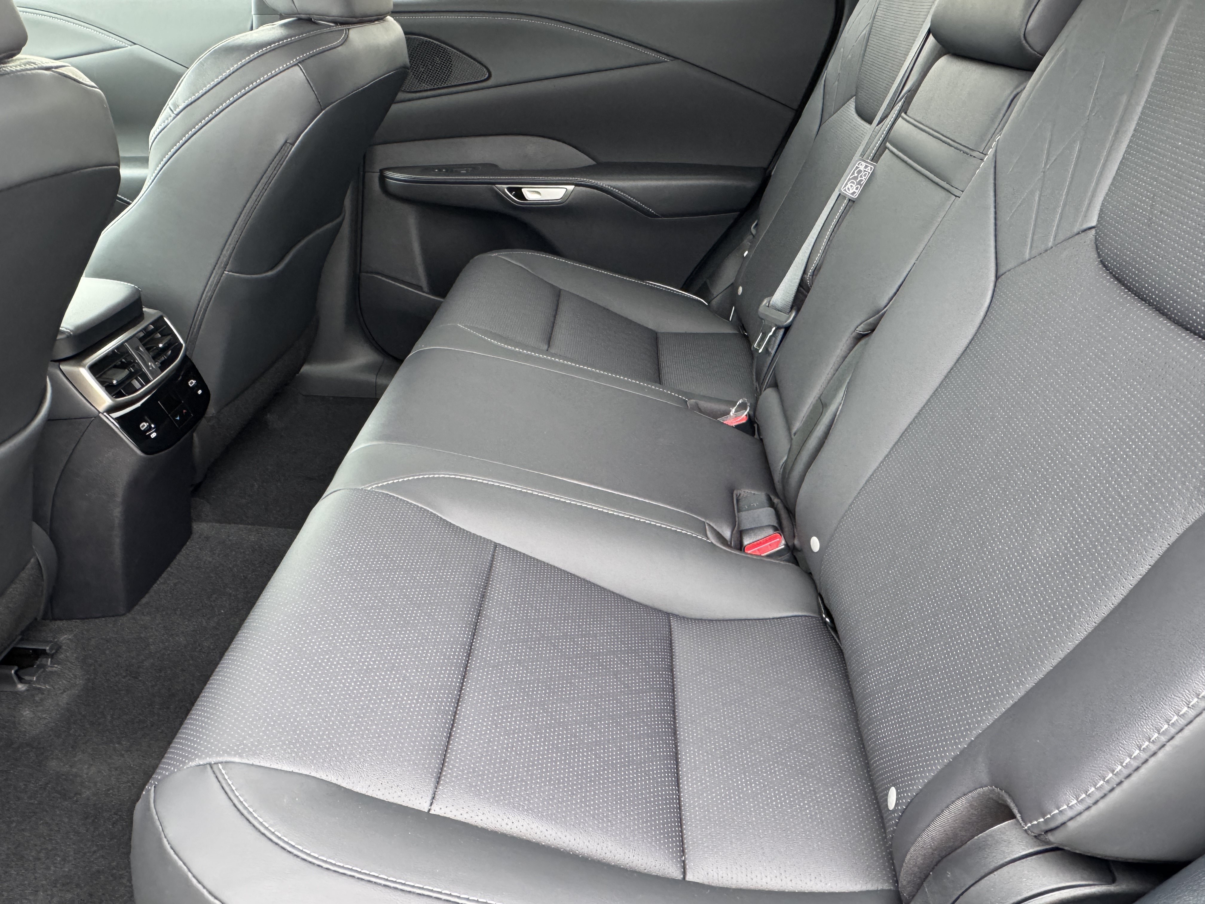 New 2026 Lexus RX 350h AWD/4WD image 32