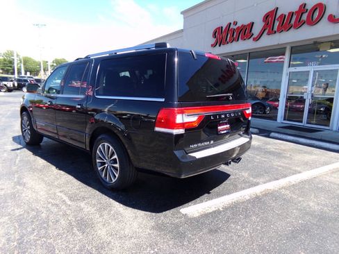 Used 2016 Lincoln Navigator L Select RWD image 8