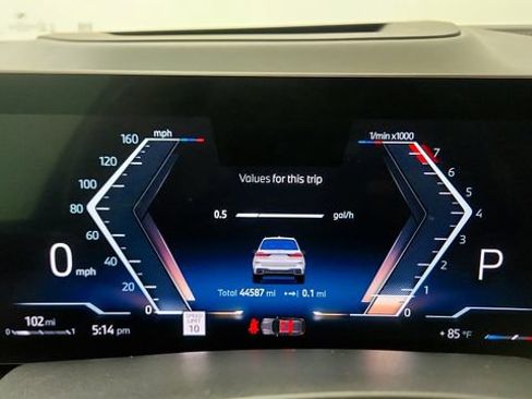 Used 2024 BMW X7 xDrive40i w/ M Sport Package AWD/4WD image 59