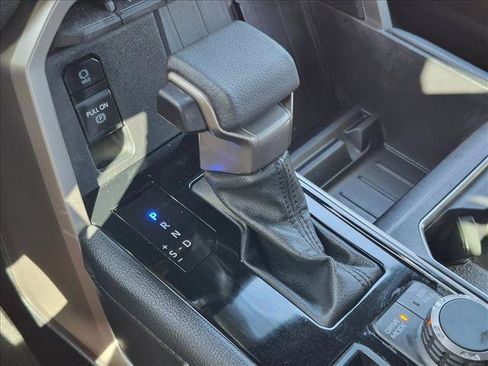 Used 2025 Toyota Tundra Limited AWD/4WD image 18