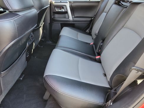 Used 2015 Toyota 4Runner SR5 Premium image 8