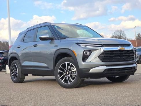 New 2026 Chevrolet TrailBlazer LT w/ Convenience Package image 2