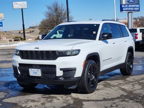 Used 2021 Jeep Grand Cherokee L Laredo image 3