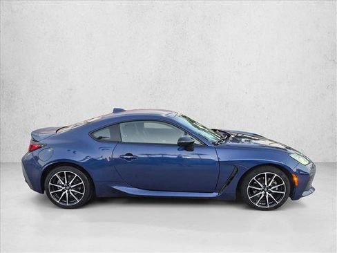 Used 2023 Toyota GR86 RWD image 4
