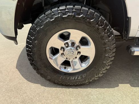 Used 2017 RAM 3500 SLT AWD/4WD image 16