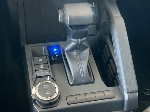 Certified 2025 Toyota Tacoma SR5 image 20