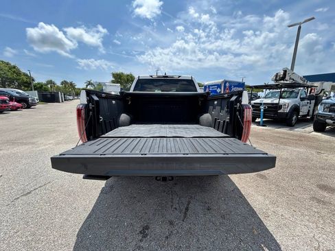 Used 2024 Toyota Tundra Limited AWD/4WD image 32