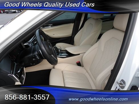 Used 2022 BMW 540i xDrive w/ M Sport Package image 13