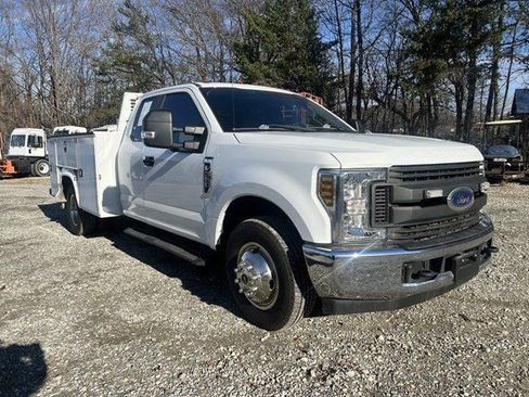 Used 2017 Ford F350 XL w/ Power Equipment Group image 2