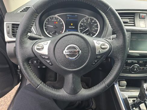 Used 2019 Nissan Sentra SR FWD image 5