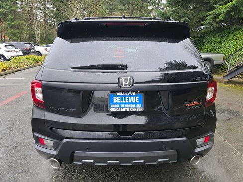 Used 2023 Honda Passport TrailSport image 4