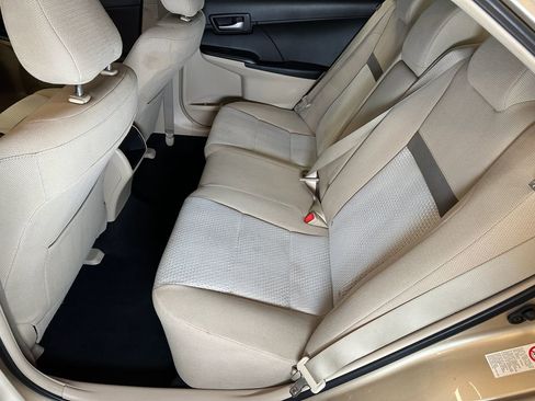 Used 2012 Toyota Camry LE FWD image 18