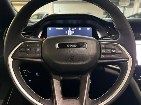 New 2026 Jeep Grand Cherokee Limited RWD image 23
